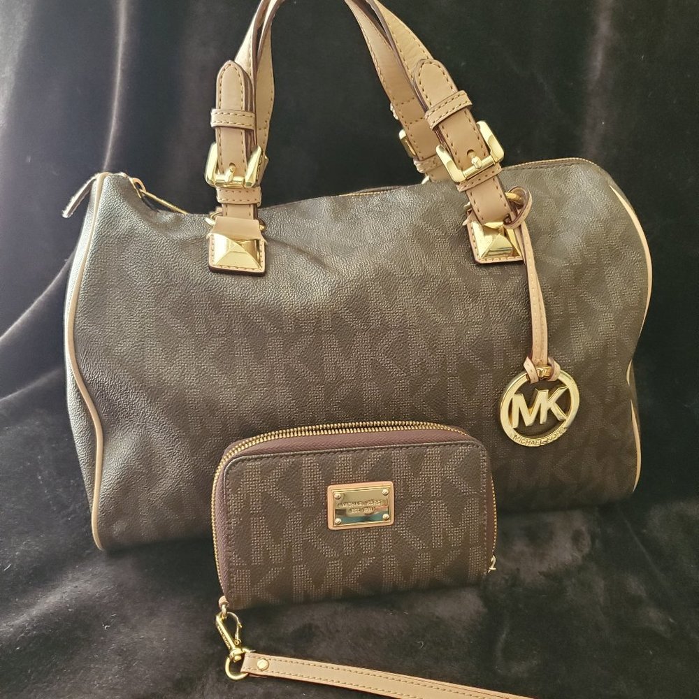 Michael Kors Grayson Handbag and Wristlet
